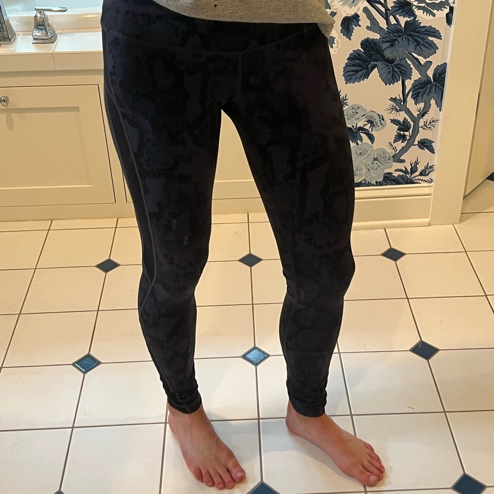 Vimmia leggings. Size medium
